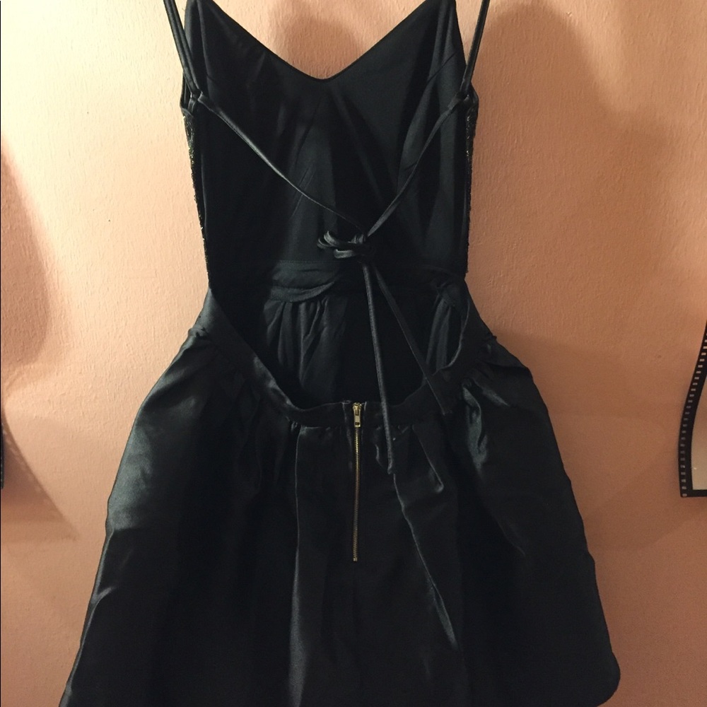 Dress - Picture 2 of 4